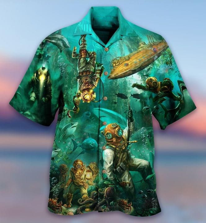 Diver In The Ocean Print Hawaiian Shirt