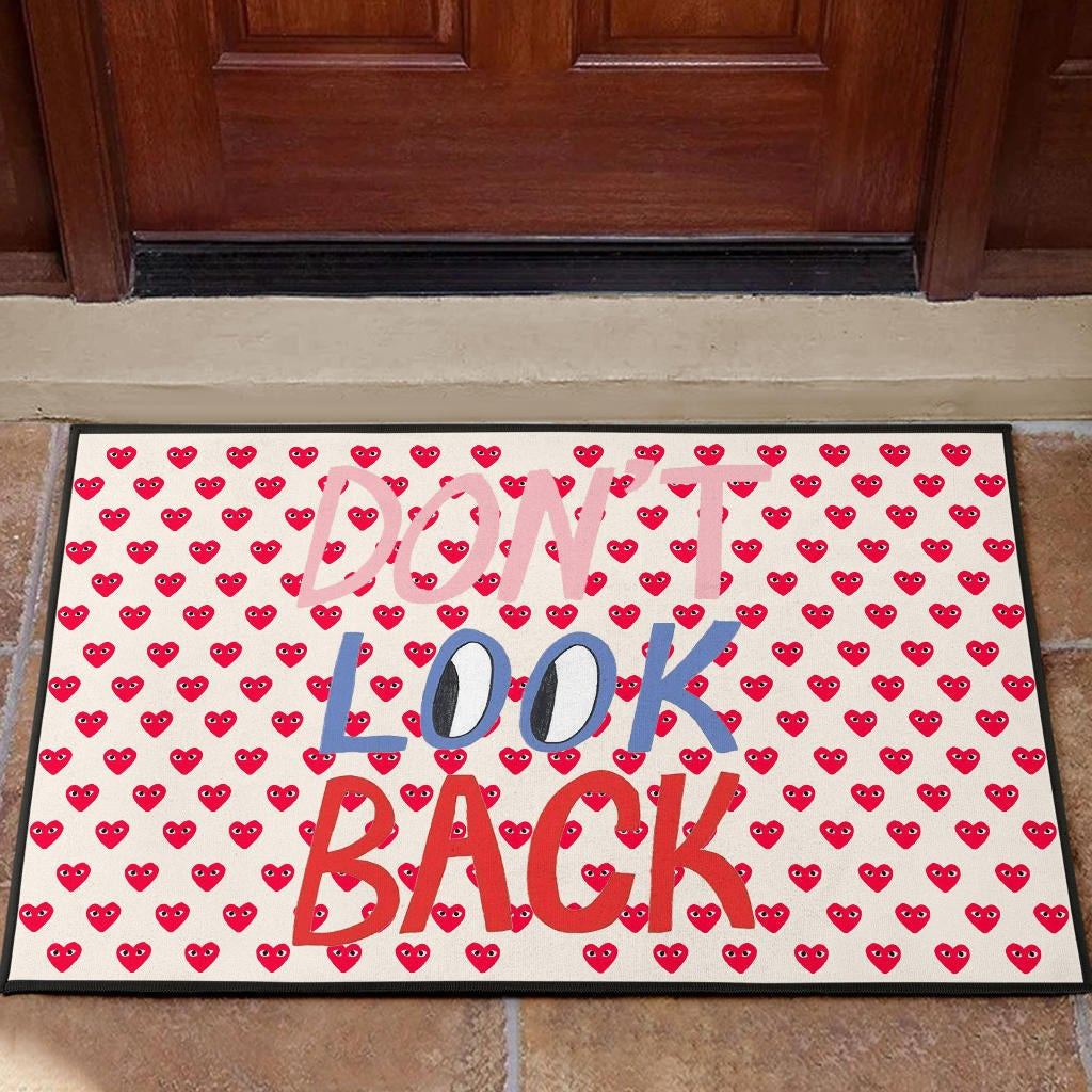 Don't Look Back Red Heart Patterns Rubber Doormat Home Decor